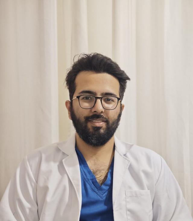 Dr Vatsal Thakral